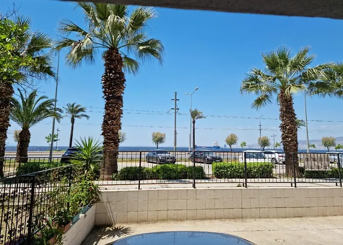 House * 伊兹密尔